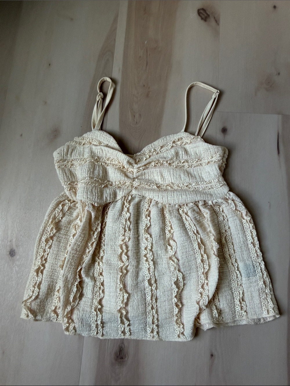 SHEIN Cream Lace-Trim Spaghetti Strap Peplum Cami